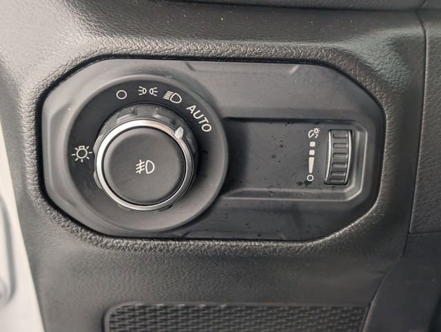 Used 2023 Jeep Wrangler Sahara w/ LED Lighting Group AWD/4WD image 13