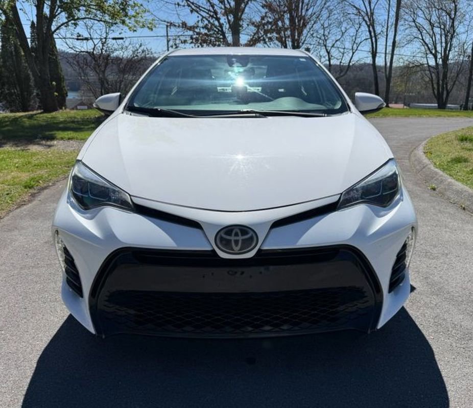 Used 2017 Toyota Corolla SE image 2