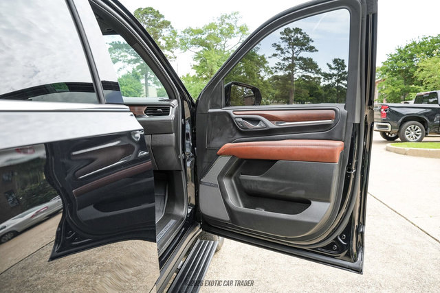 Used 2024 GMC Yukon Denali Ultimate w/ LPO, Floor Liner Package AWD/4WD image 24