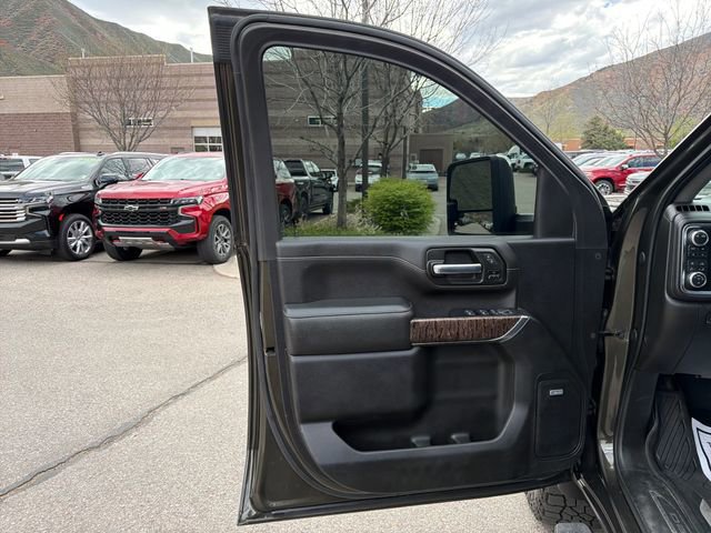 Used 2023 GMC Sierra 2500 Denali w/ Denali Ultimate Package image 10