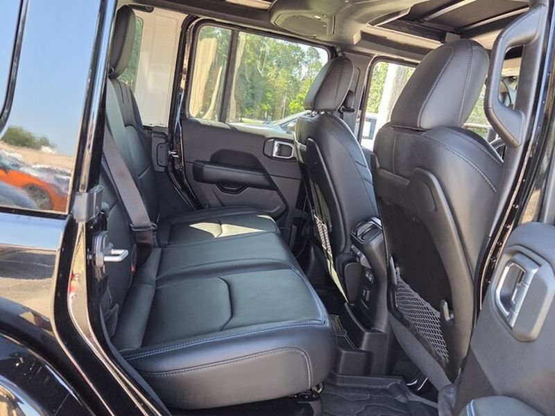 Used 2024 Jeep Wrangler Unlimited Rubicon 4xe AWD/4WD image 15