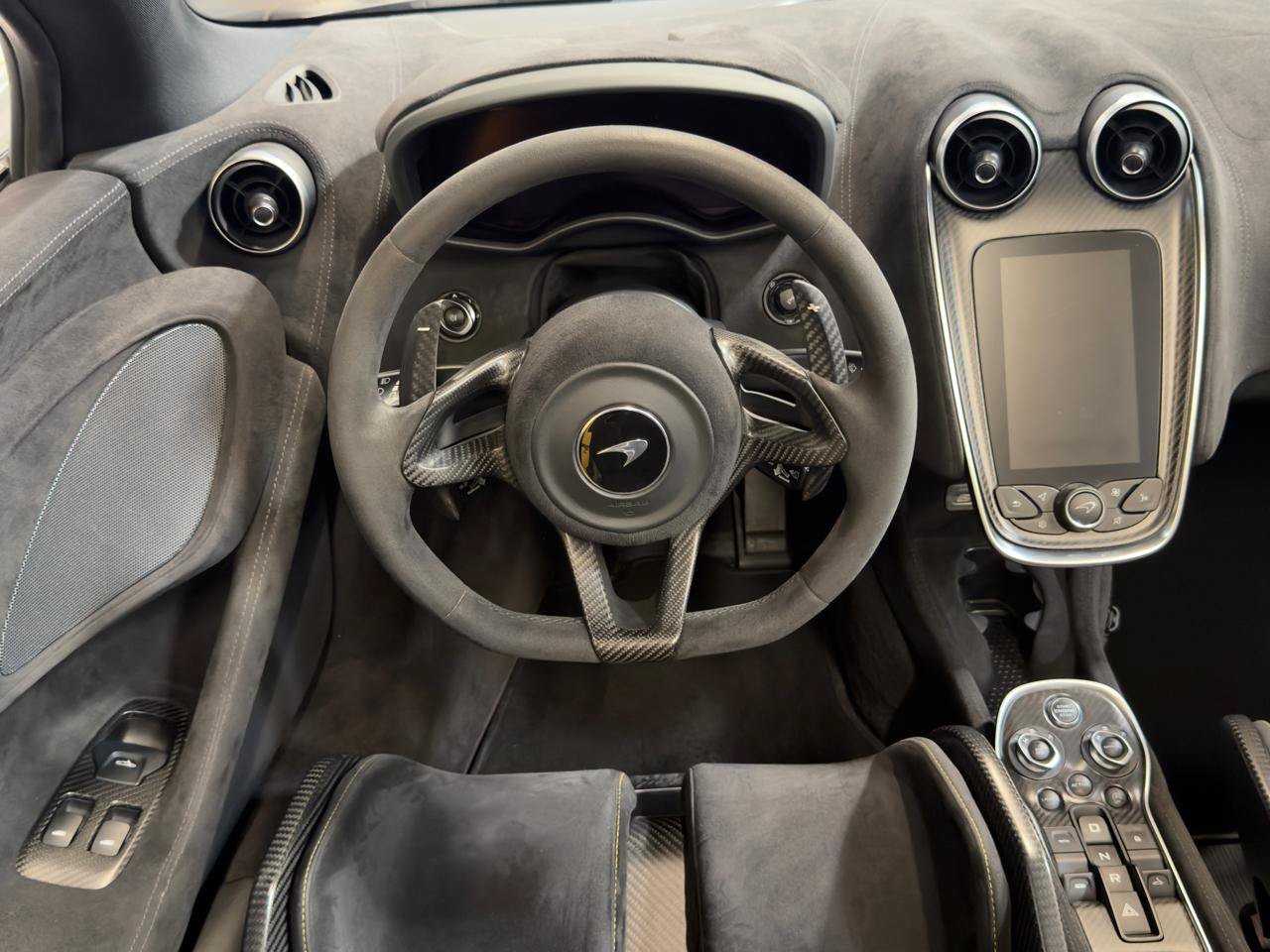 Used 2020 McLaren 600LT Spider RWD image 23