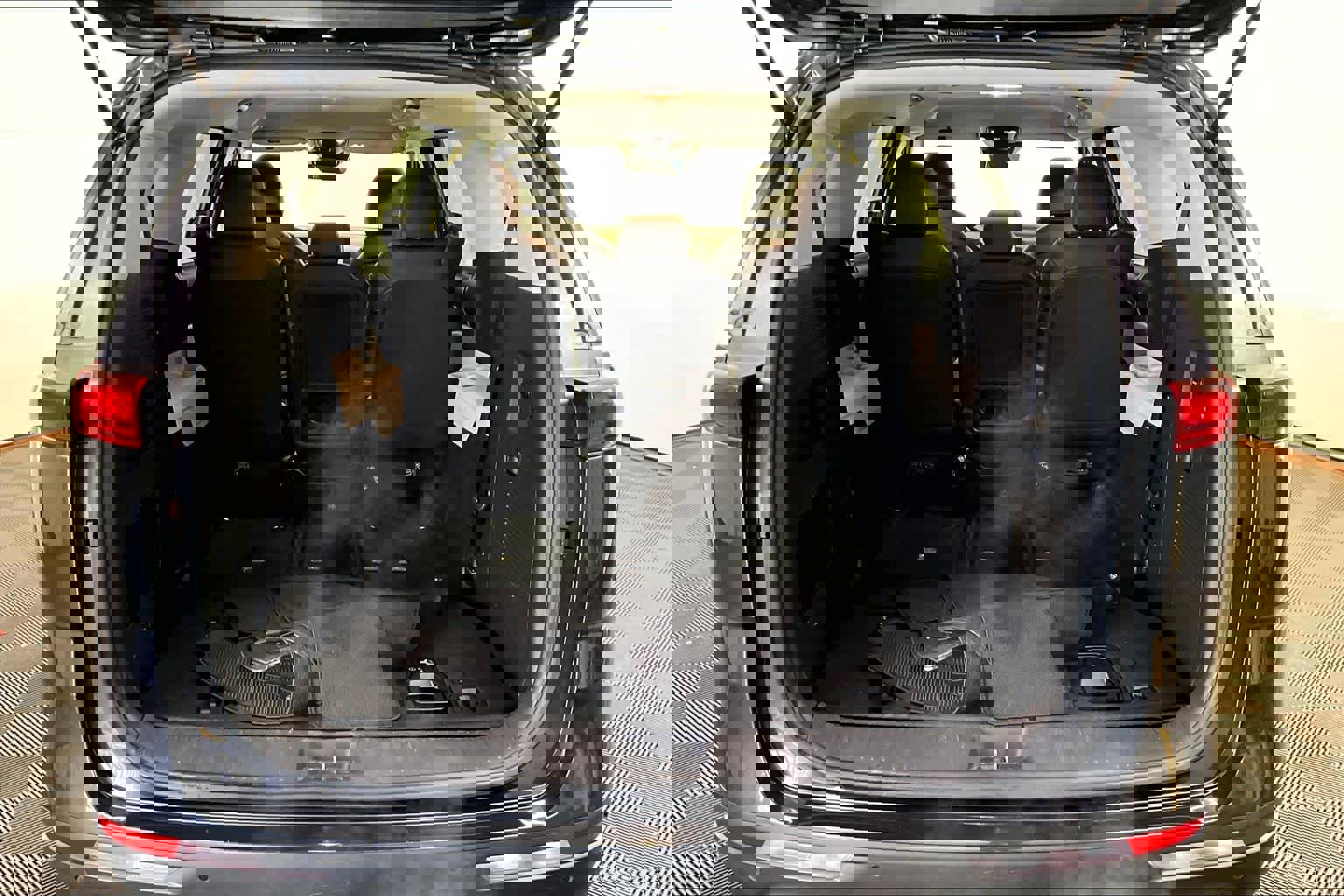 Used 2023 Kia Carnival LX FWD image 36