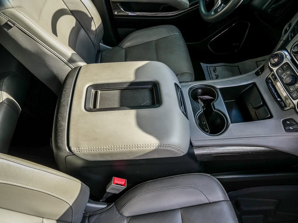 Used 2020 Chevrolet Tahoe LT w/ Luxury Package RWD image 16