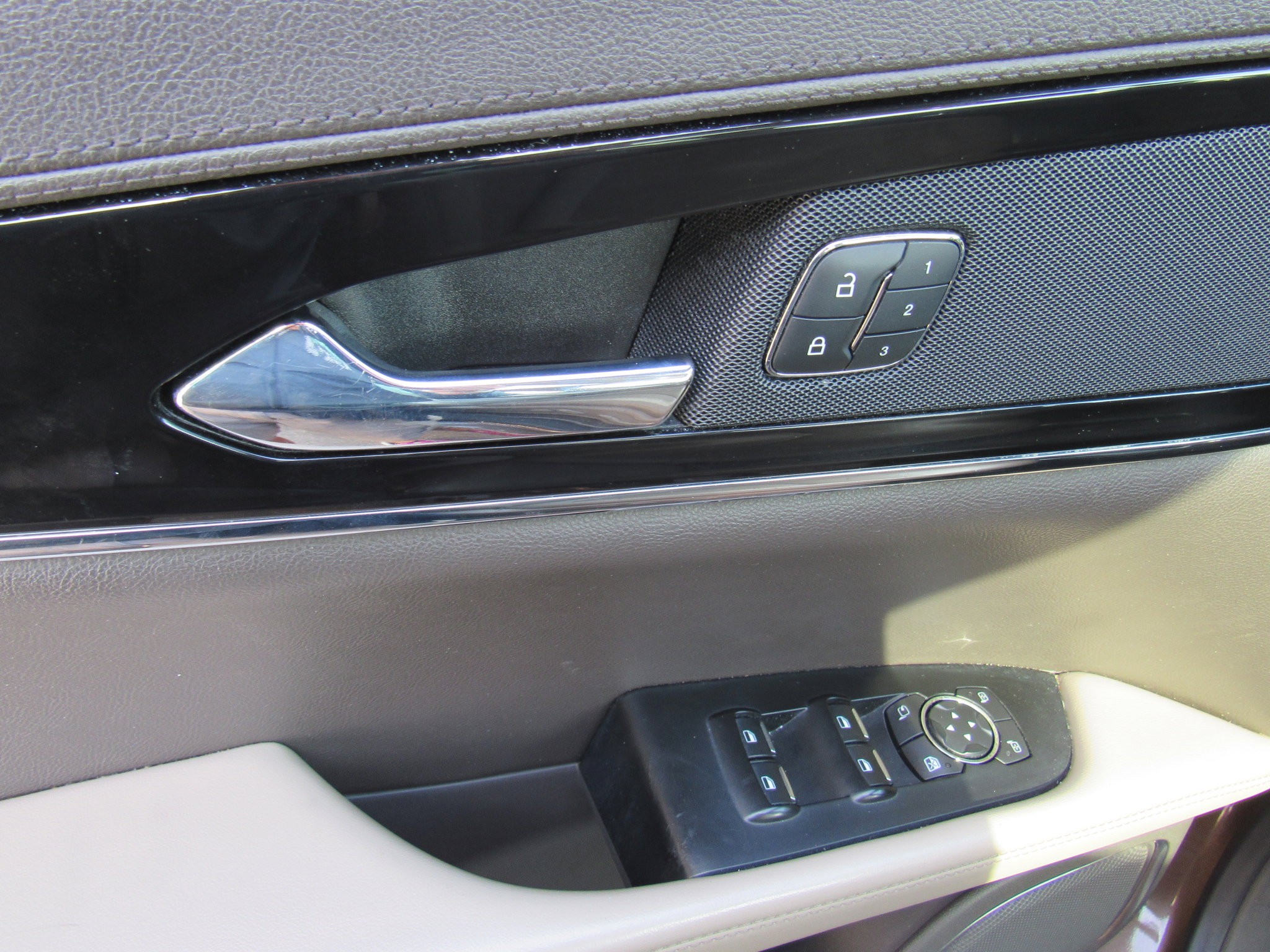 Certified 2022 Lincoln Nautilus Reserve image 12