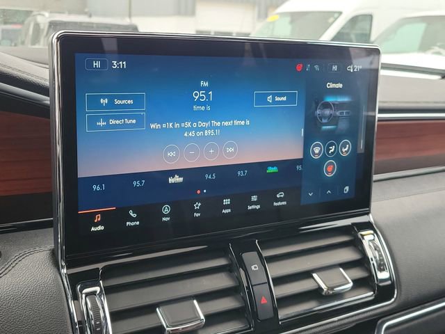 Used 2023 Lincoln Navigator Reserve AWD/4WD image 17