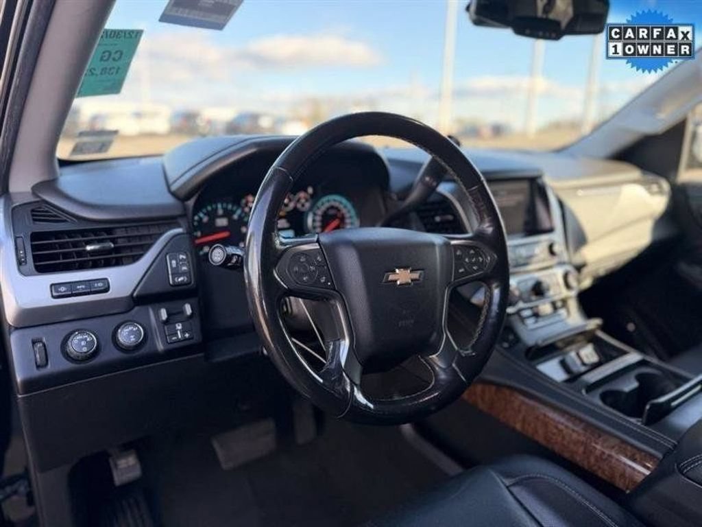 Used 2018 Chevrolet Suburban Premier AWD/4WD image 9