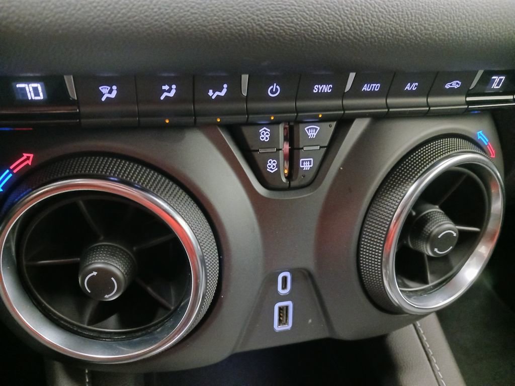 Used 2025 Chevrolet Blazer LT AWD/4WD image 19