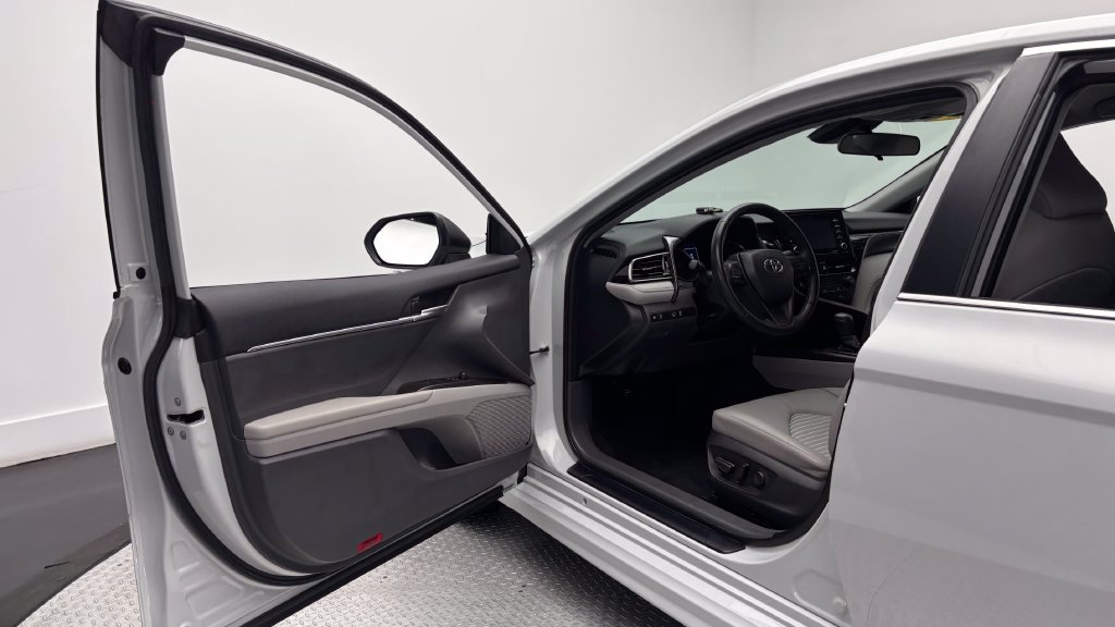 Certified 2024 Toyota Camry SE FWD image 17
