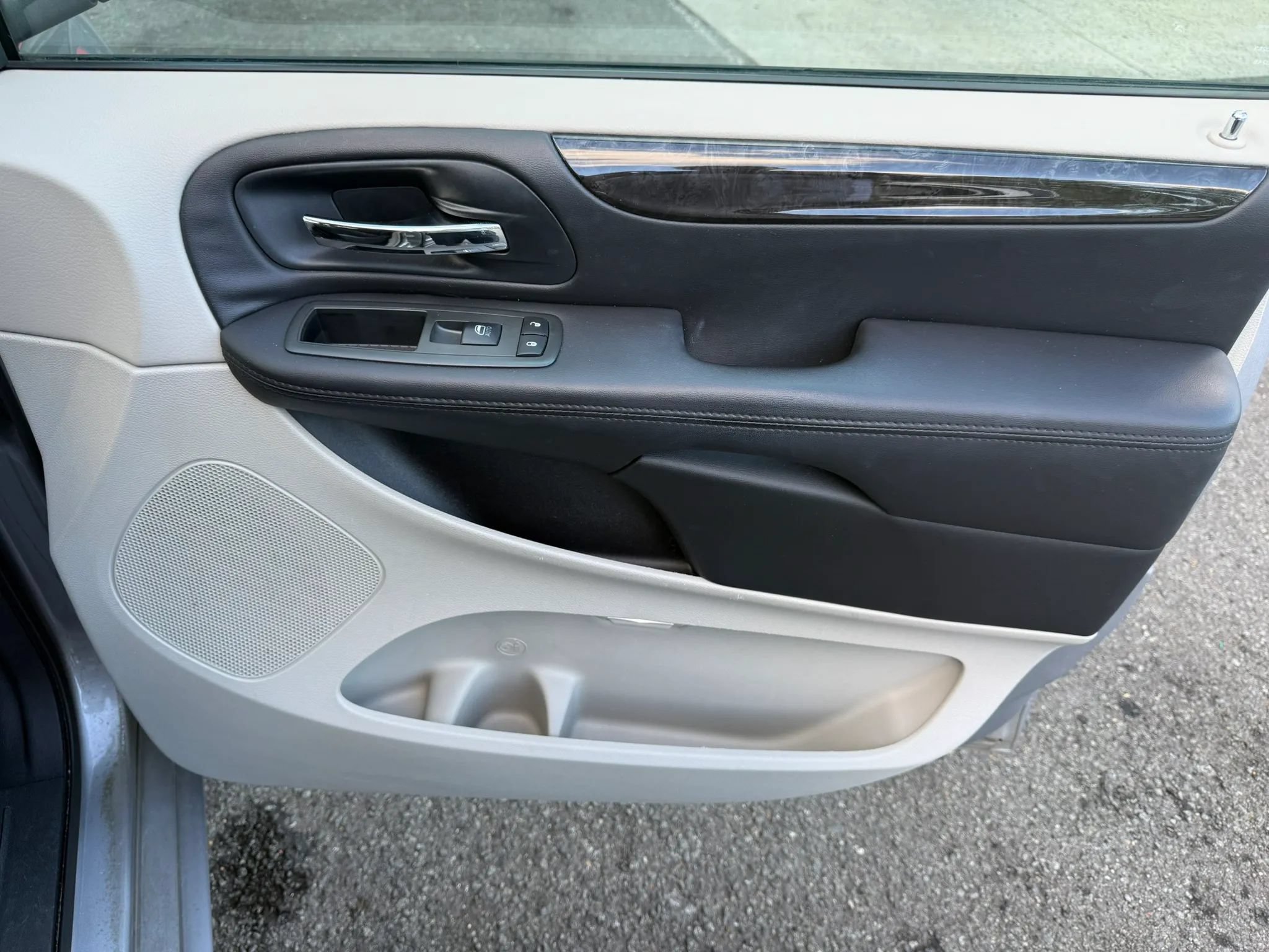 Used 2013 Dodge Grand Caravan Crew w/ Safety Sphere Group FWD image 20