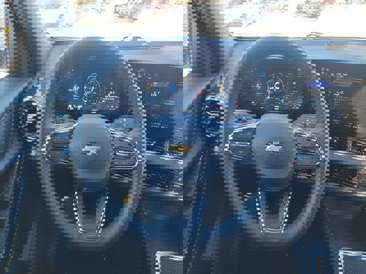 Used 2025 Chevrolet Equinox LT image 14