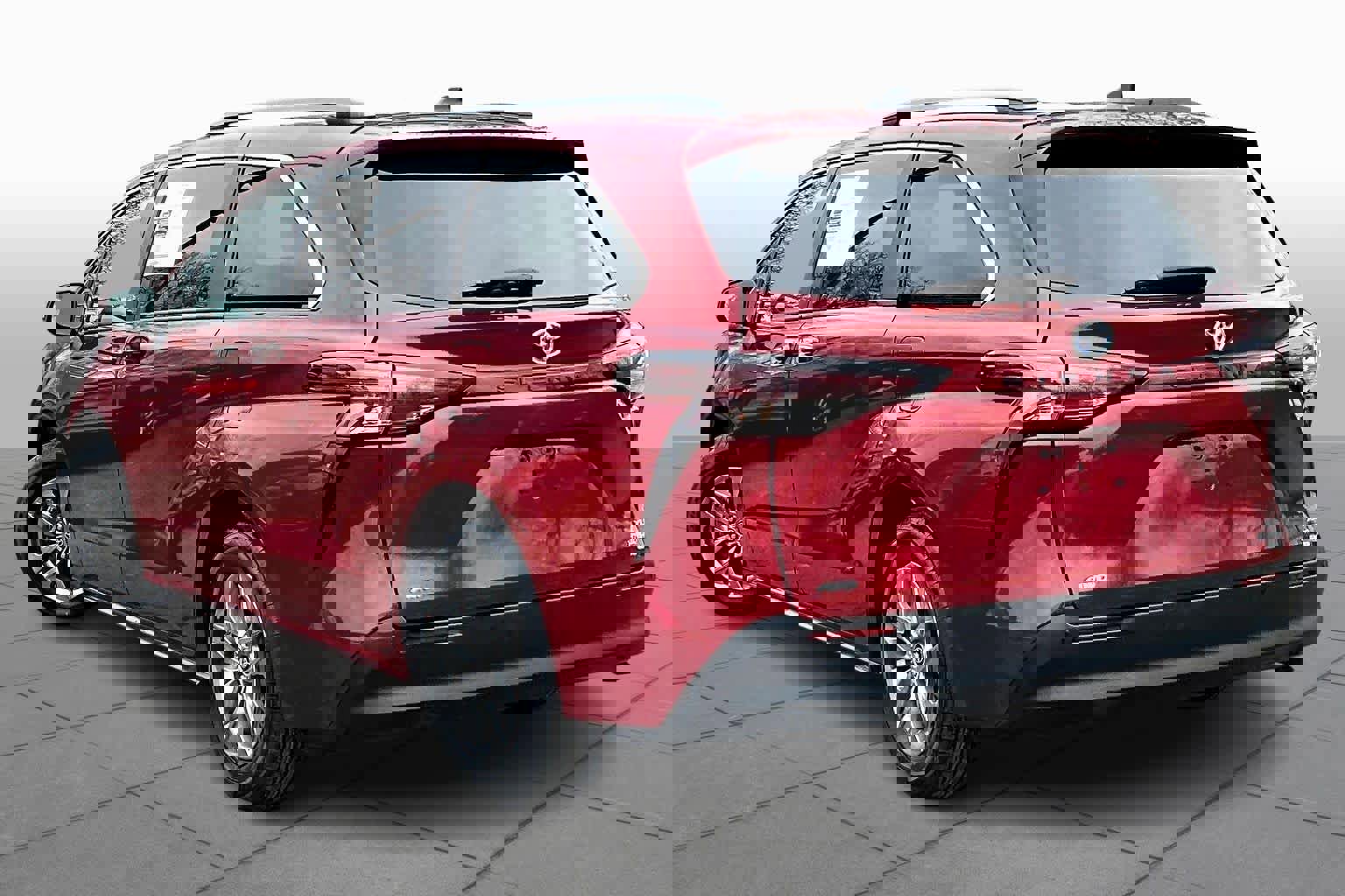 Certified 2024 Toyota Sienna XLE w/ XLE Plus Package image 12