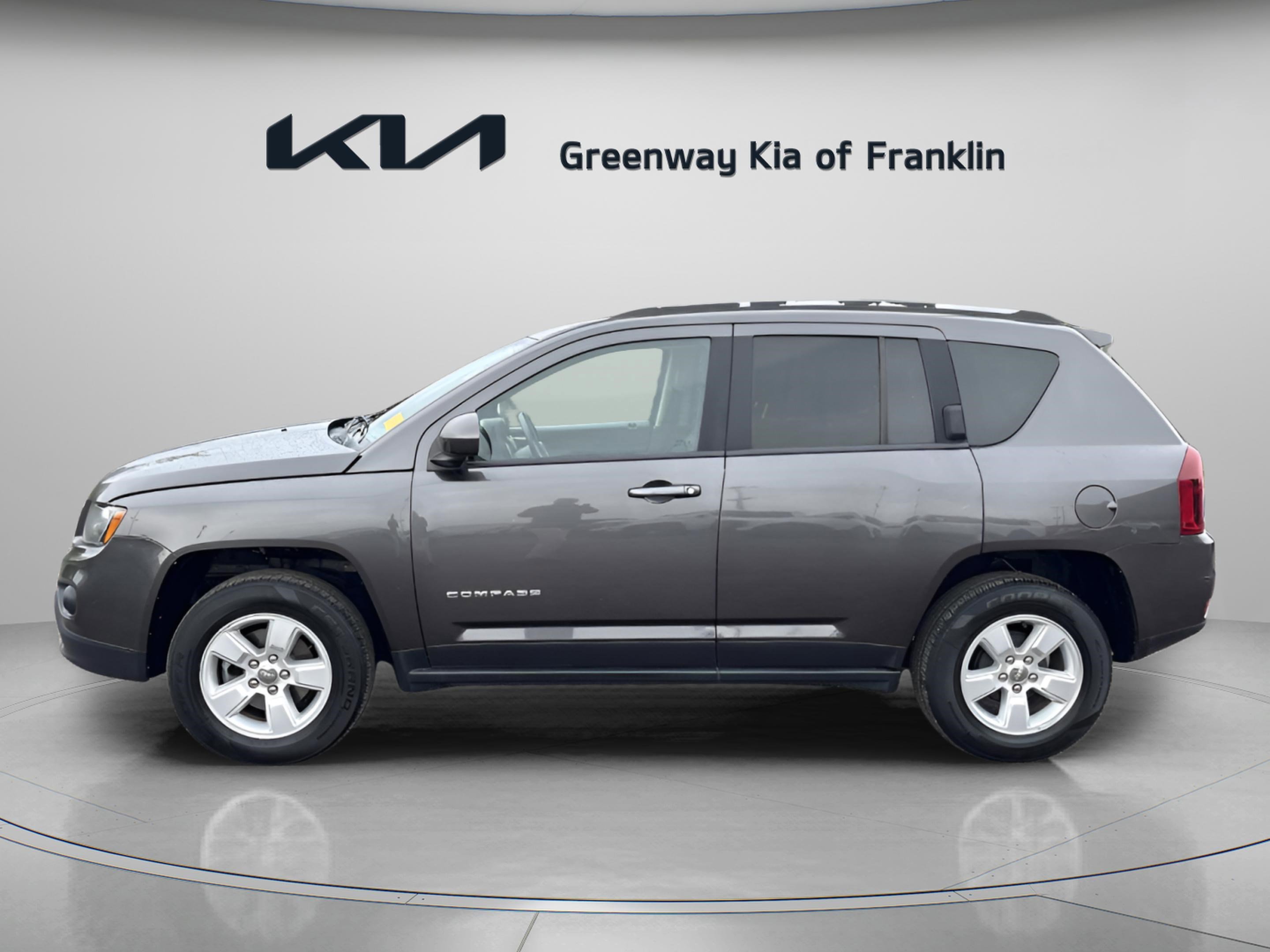 Used 2016 Jeep Compass Latitude image 4