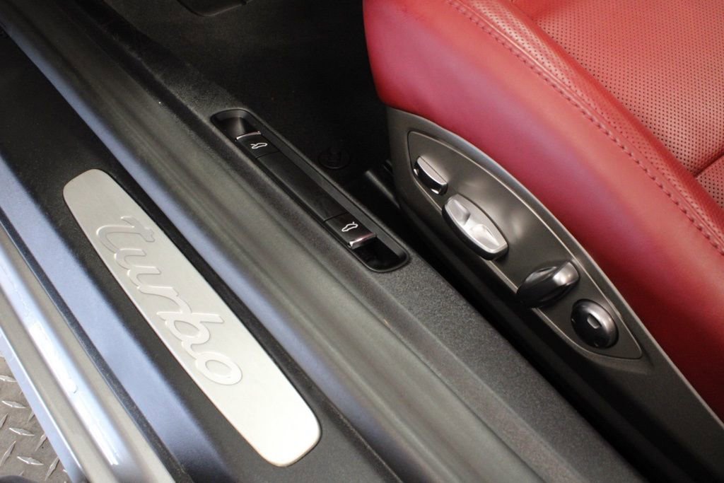 Certified 2018 Porsche 911 Turbo image 19