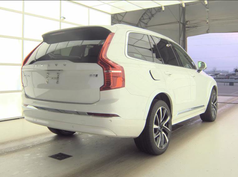 Certified 2024 Volvo XC90 B5 Plus w/ Protection Package Premier AWD/4WD image 2