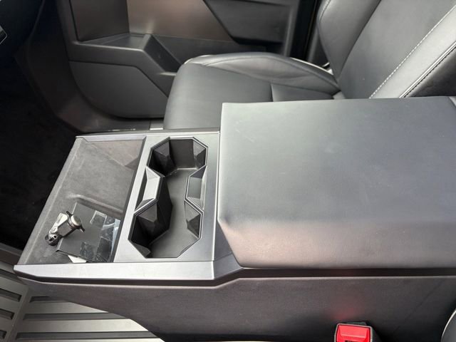 Used 2024 Tesla Cybertruck AWD Crew Cab image 12
