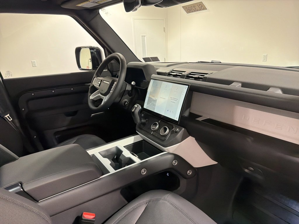 New 2026 Land Rover Defender 110 X-Dynamic SE image 24