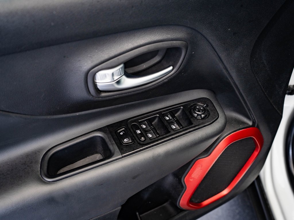 Used 2022 Jeep Renegade Trailhawk image 22