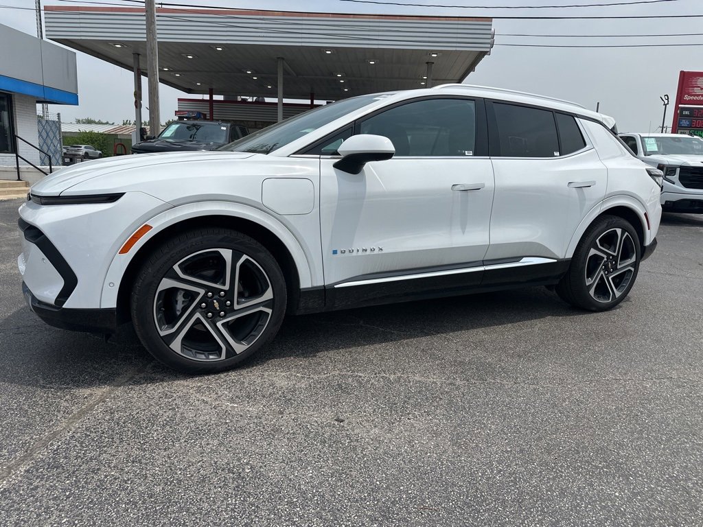 Used 2024 Chevrolet Equinox EV LT w/ Active Safety Package 3 image 29