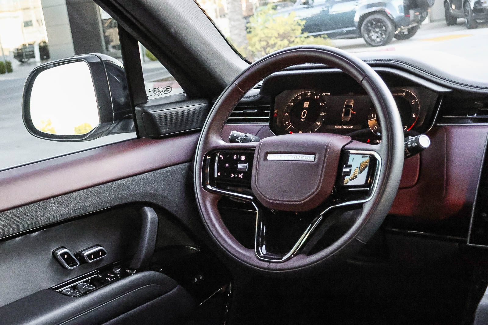 Used 2025 Land Rover Range Rover Sport Dynamic SE AWD/4WD image 25