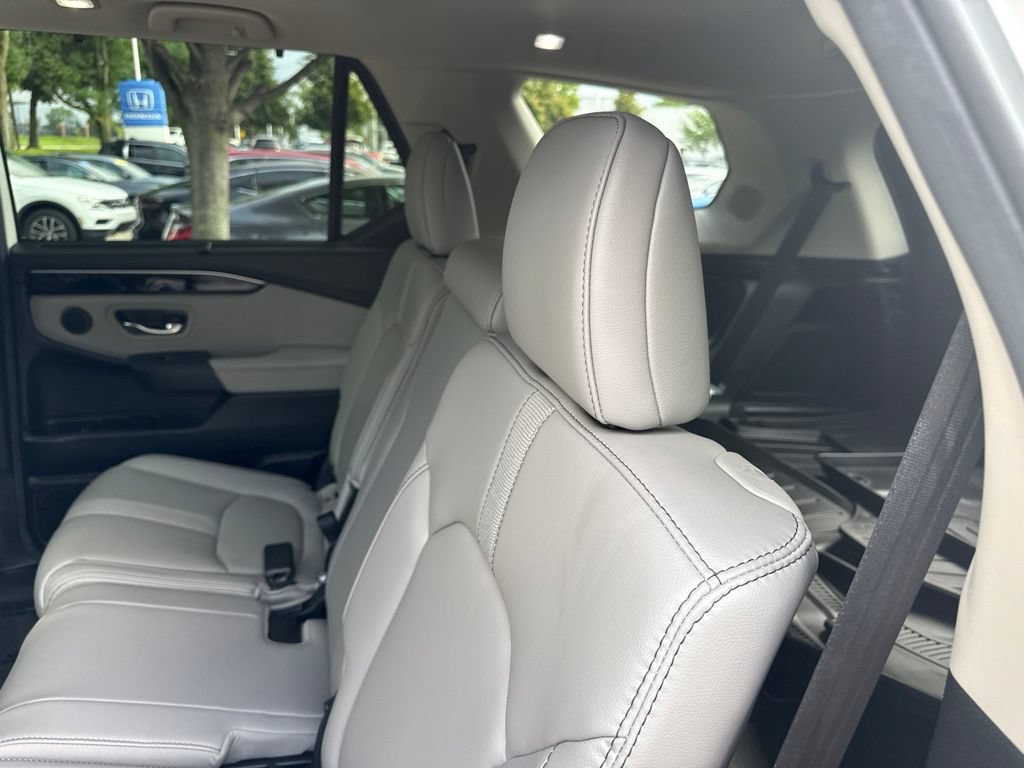 Certified 2024 Honda Pilot Touring image 16