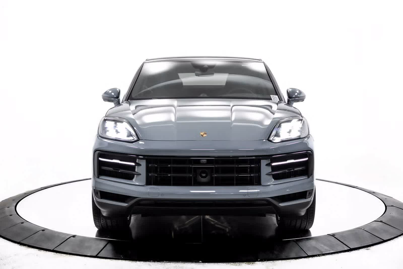 Certified 2025 Porsche Cayenne S AWD/4WD image 10