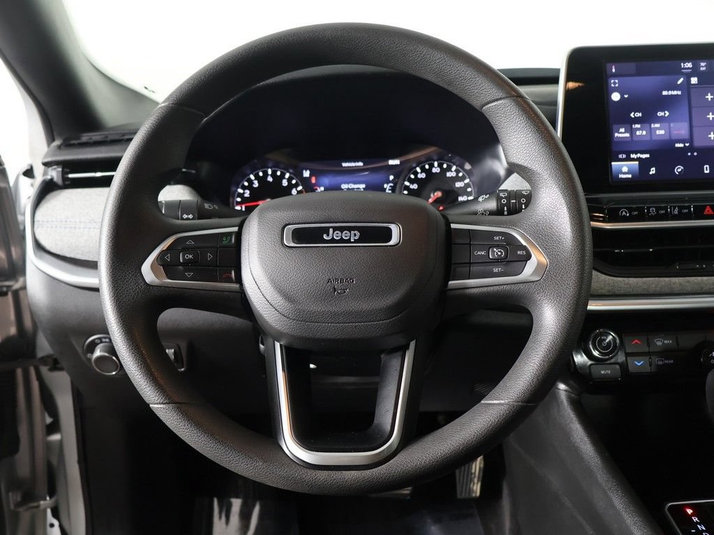 Used 2025 Jeep Compass Sport AWD/4WD image 34