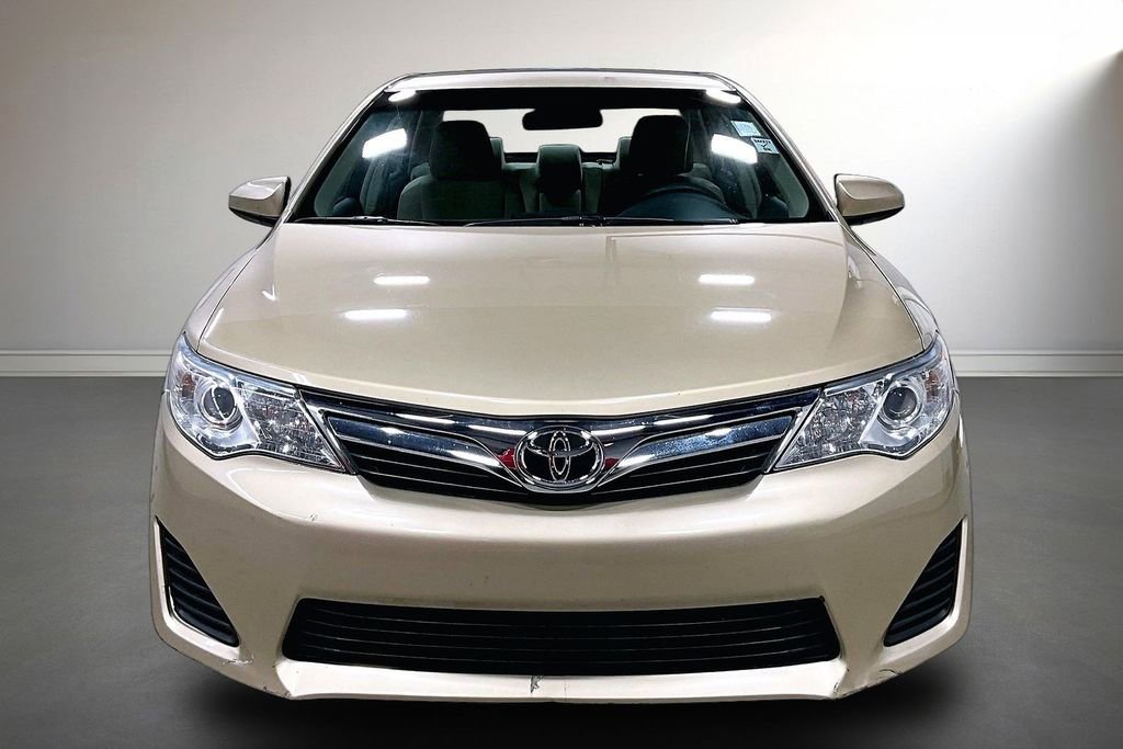 Used 2012 Toyota Camry LE image 2