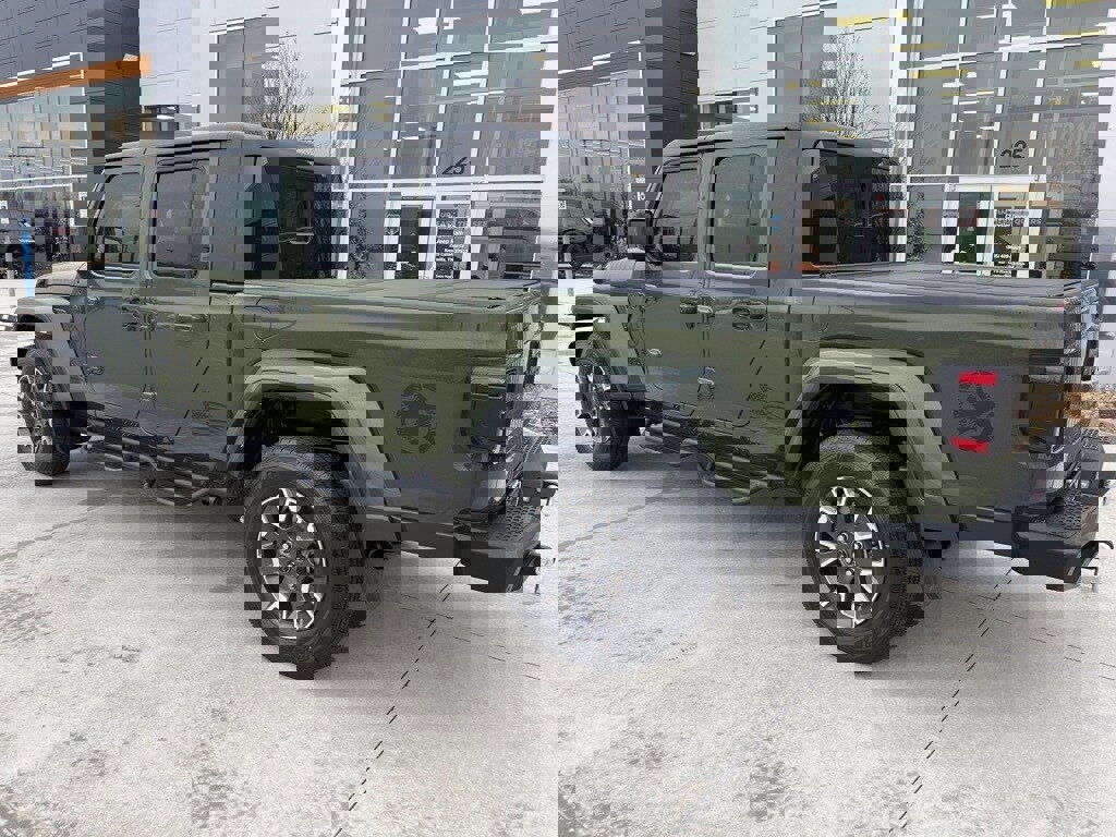 Used 2023 Jeep Gladiator Willys image 17