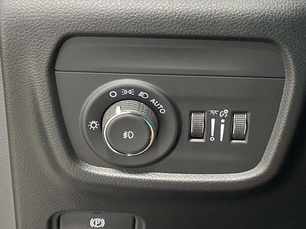 New 2025 Jeep Grand Cherokee L Limited w/ Luxury Tech Group II image 19