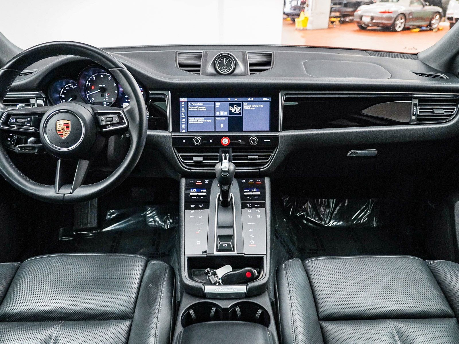 Certified 2022 Porsche Macan S image 17