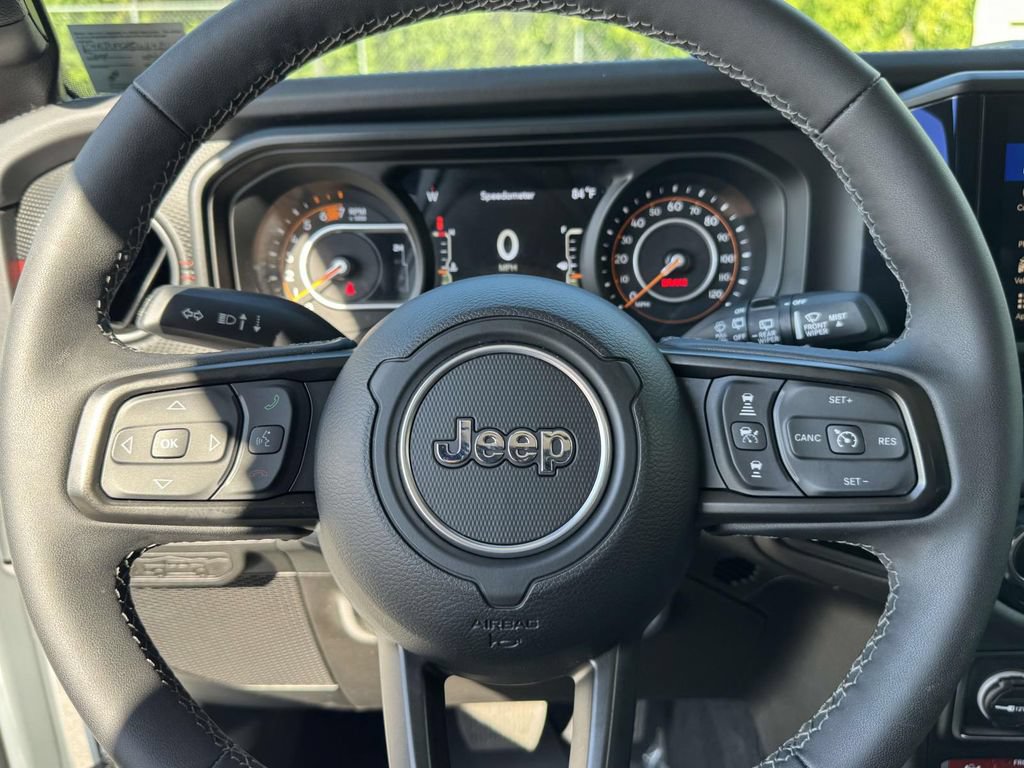 Used 2025 Jeep Wrangler Unlimited Rubicon w/ Safety Group AWD/4WD image 17