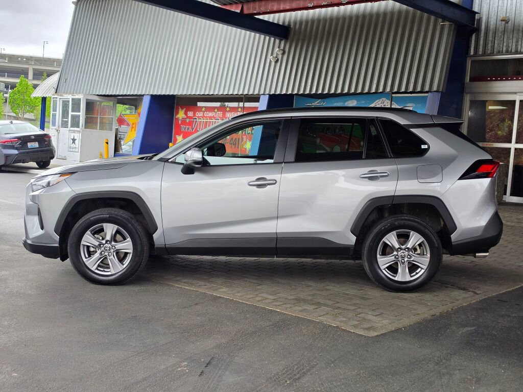 Used 2024 Toyota RAV4 XLE w/ Convenience Package AWD/4WD image 8