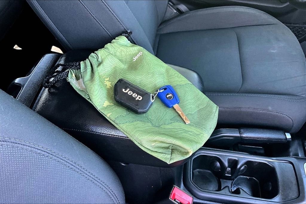 Used 2019 Jeep Wrangler Unlimited Sport image 35