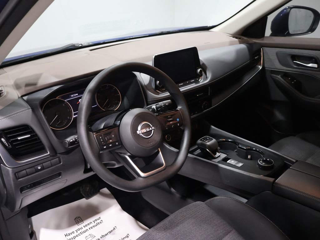 Used 2022 Nissan Rogue SV image 15