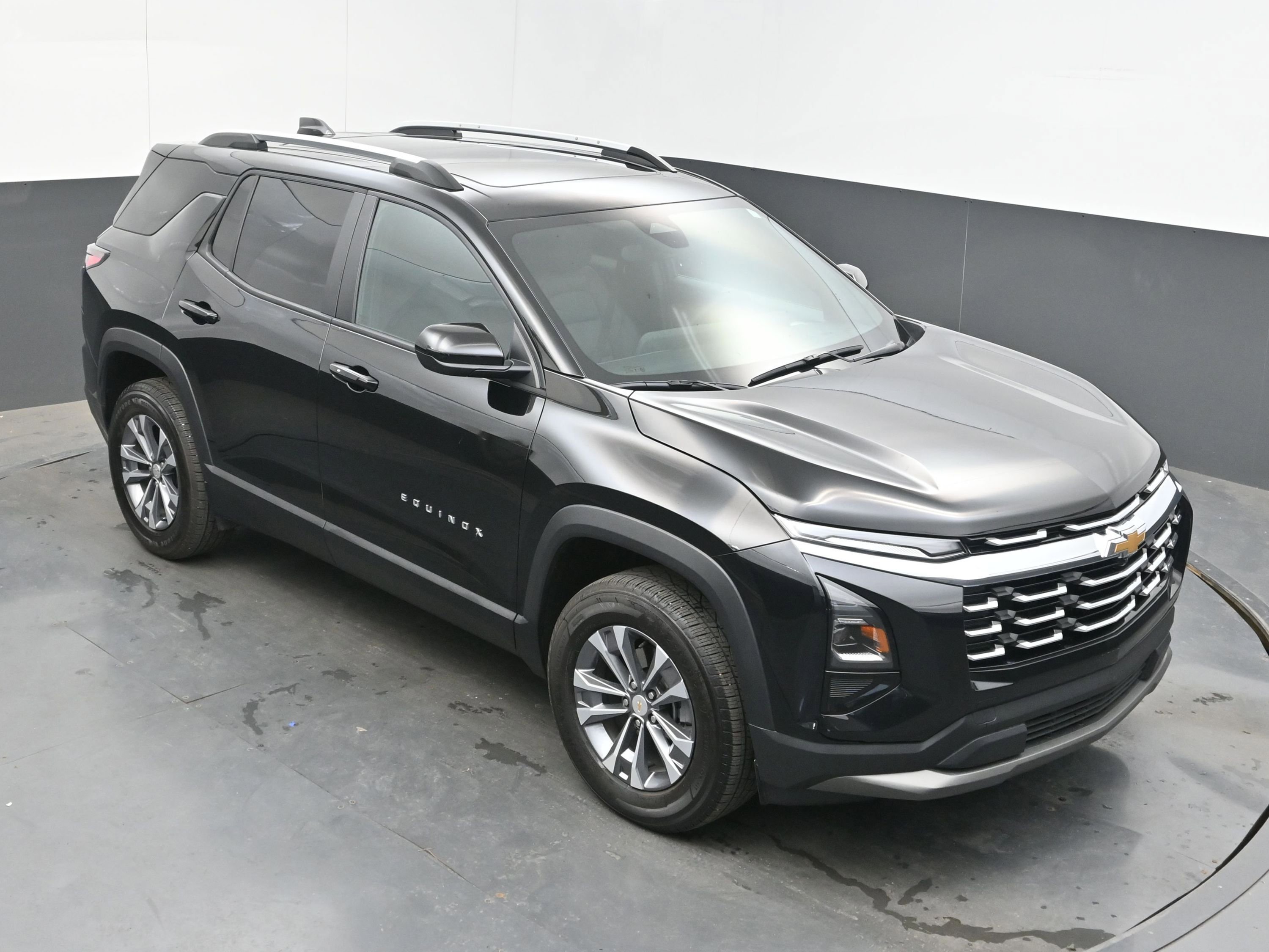 Used 2025 Chevrolet Equinox LT w/ Convenience Package II image 29