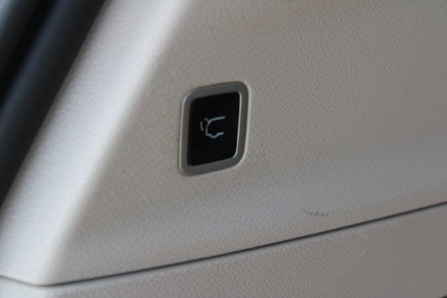 Used 2024 Chrysler Pacifica Limited FWD image 42