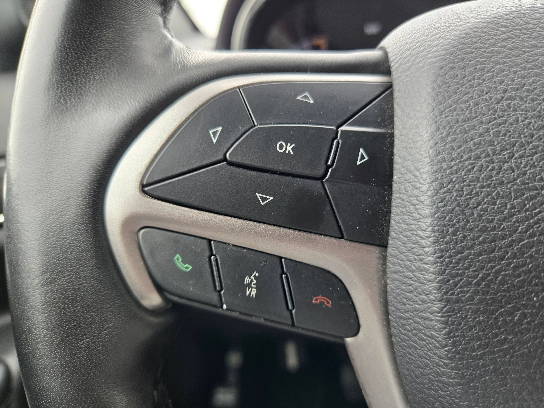 Used 2019 Jeep Grand Cherokee Limited w/ Luxury Group II AWD/4WD image 24