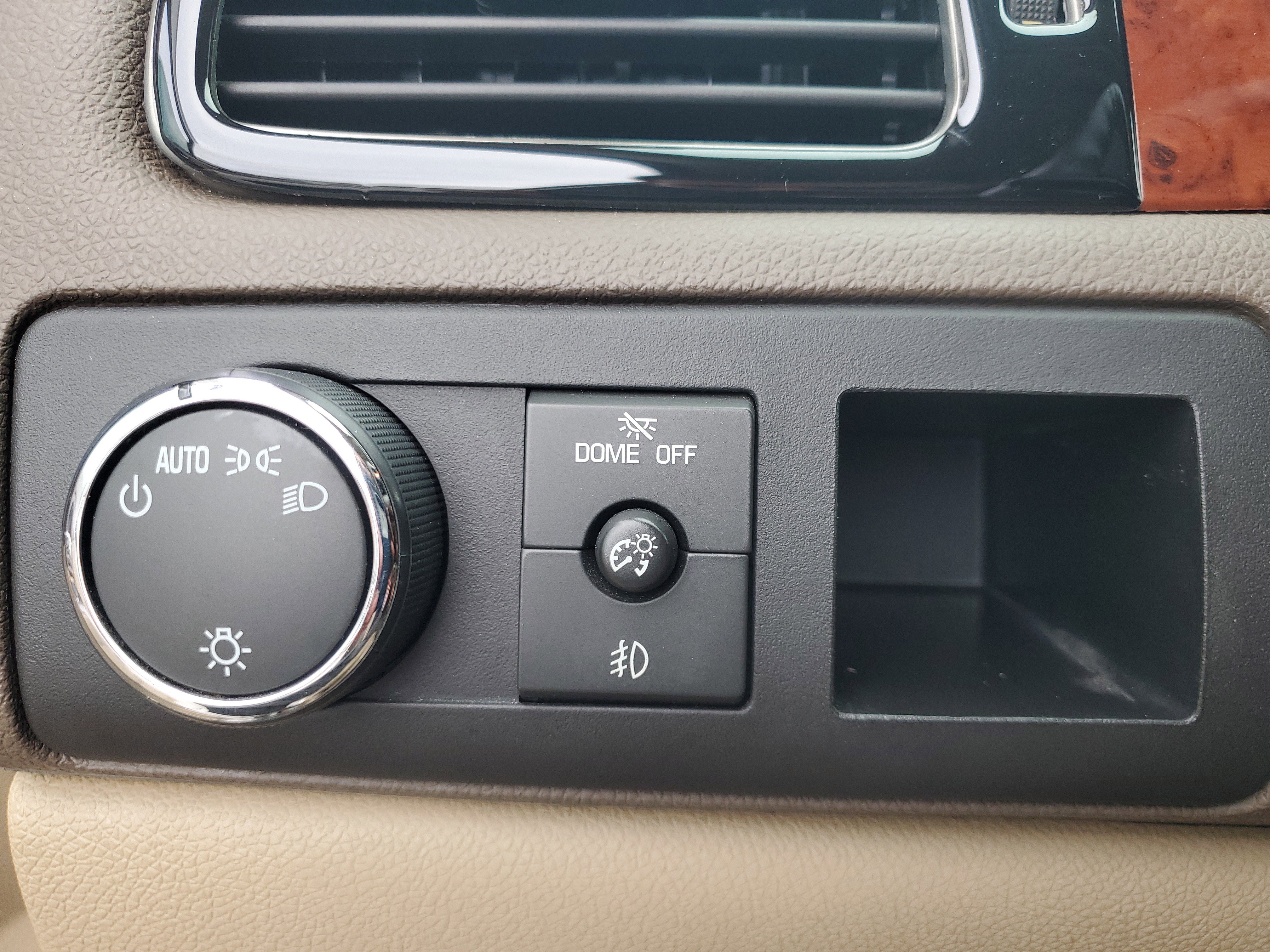 Used 2011 Chevrolet Suburban LTZ image 20