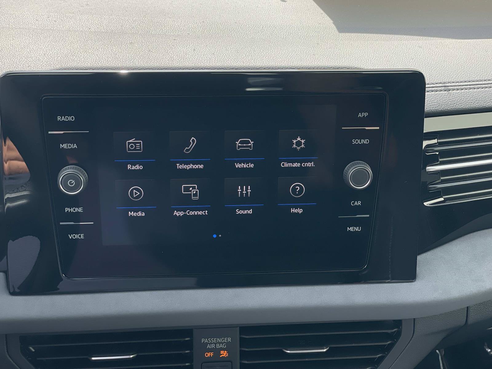 New 2026 Volkswagen Jetta SE FWD image 9