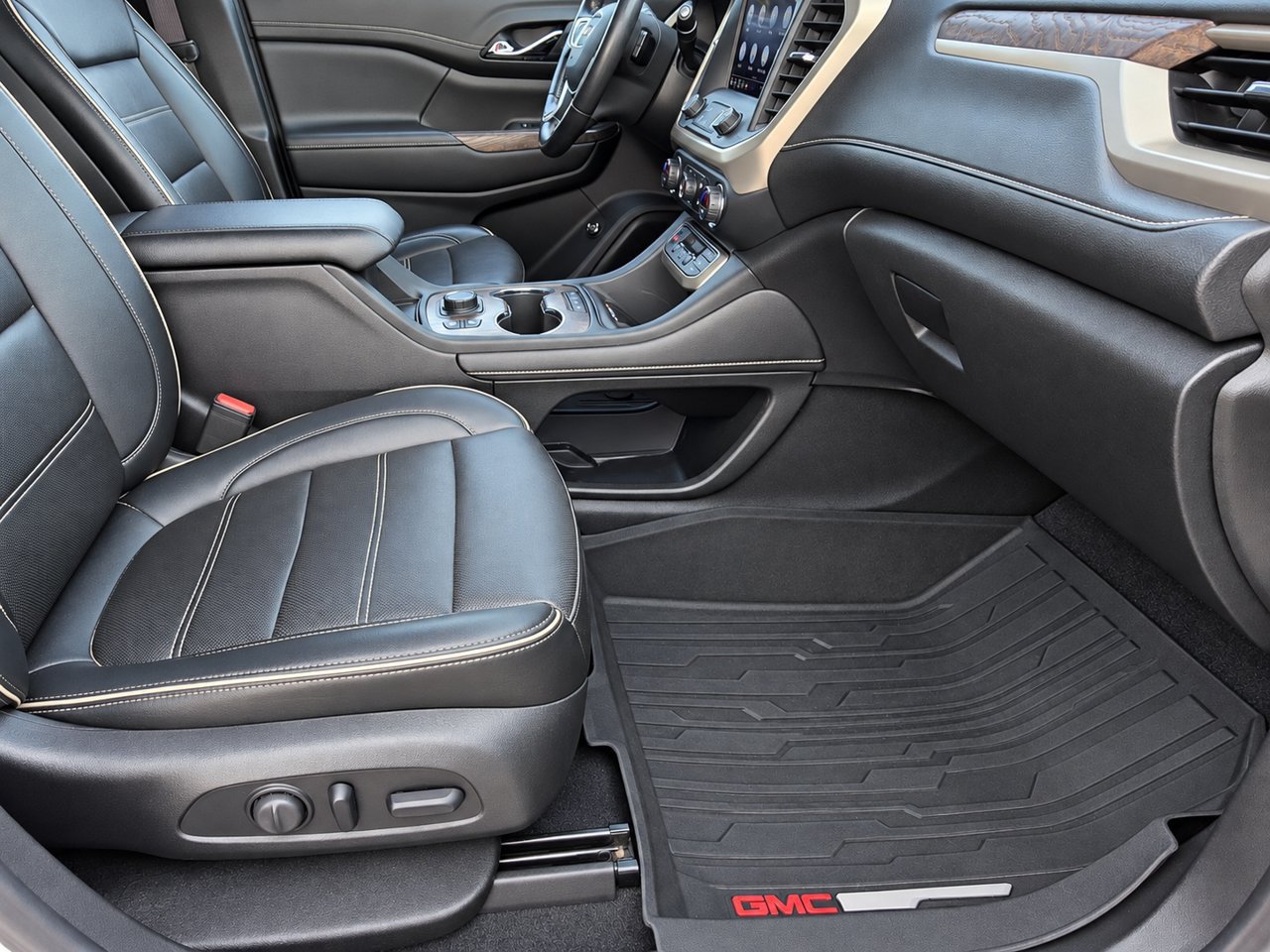 Used 2021 GMC Acadia Denali w/ Denali Technology Package FWD image 35