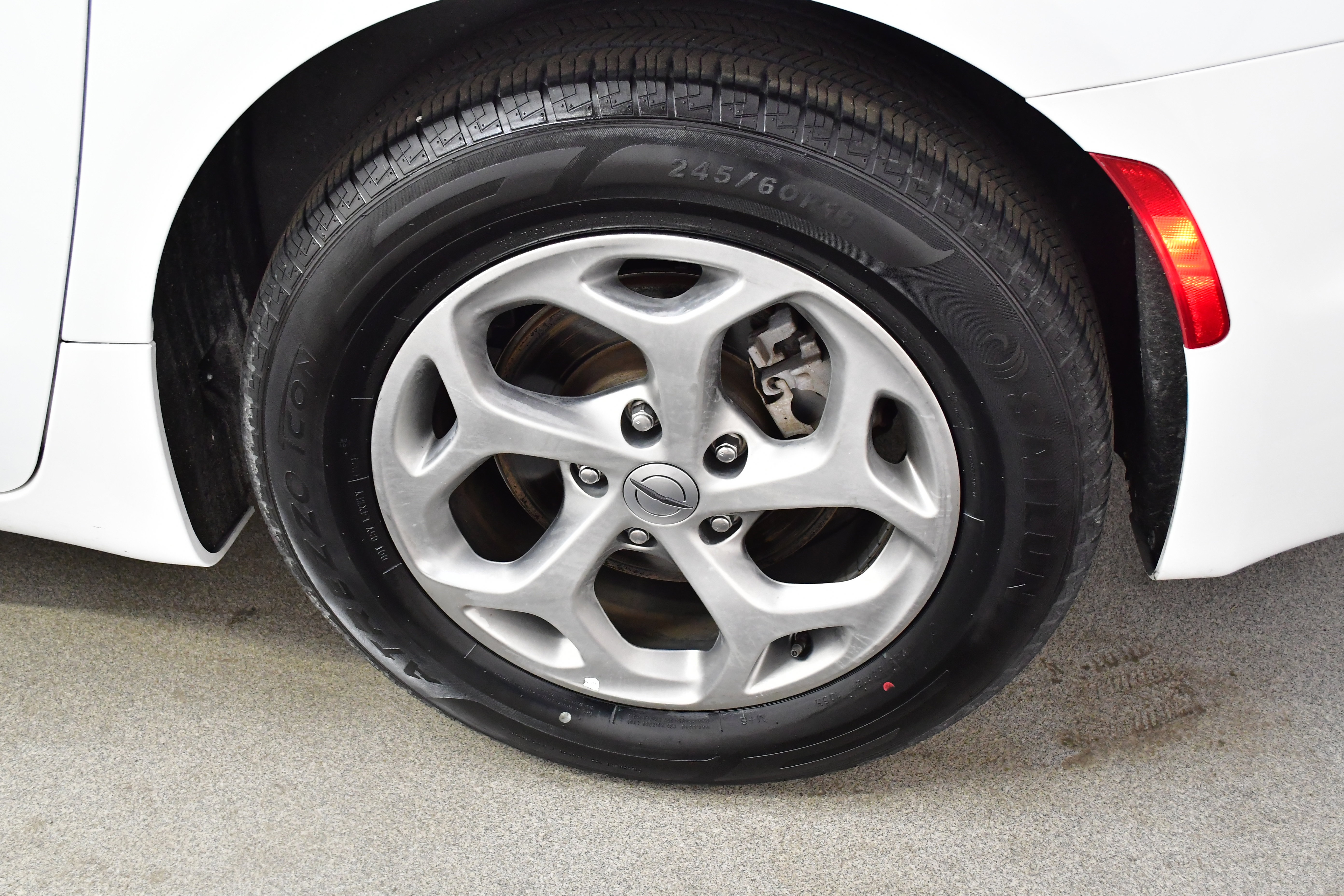 Used 2023 Chrysler Pacifica Limited FWD image 36