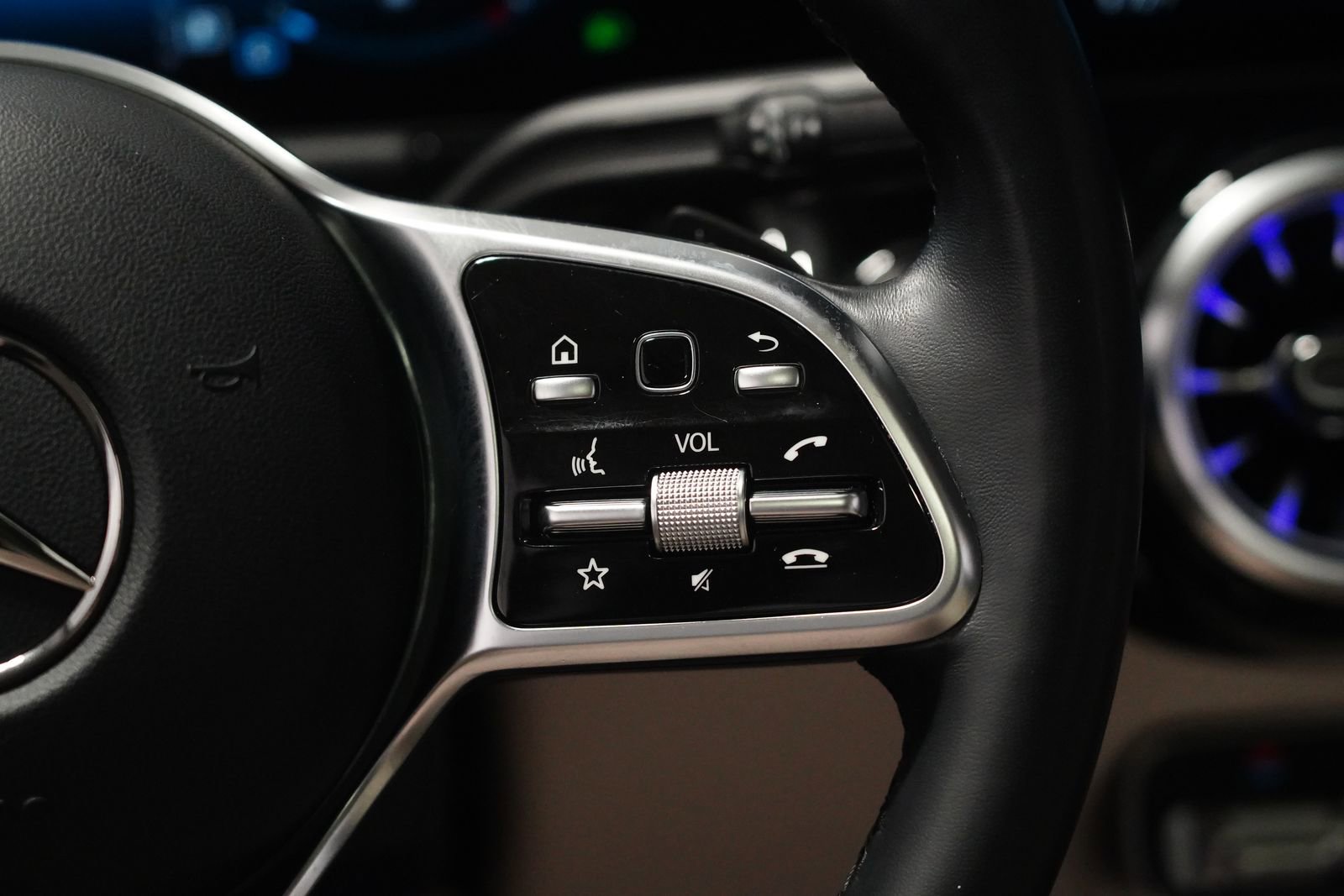 Certified 2023 Mercedes-Benz GLA 250 4MATIC image 18