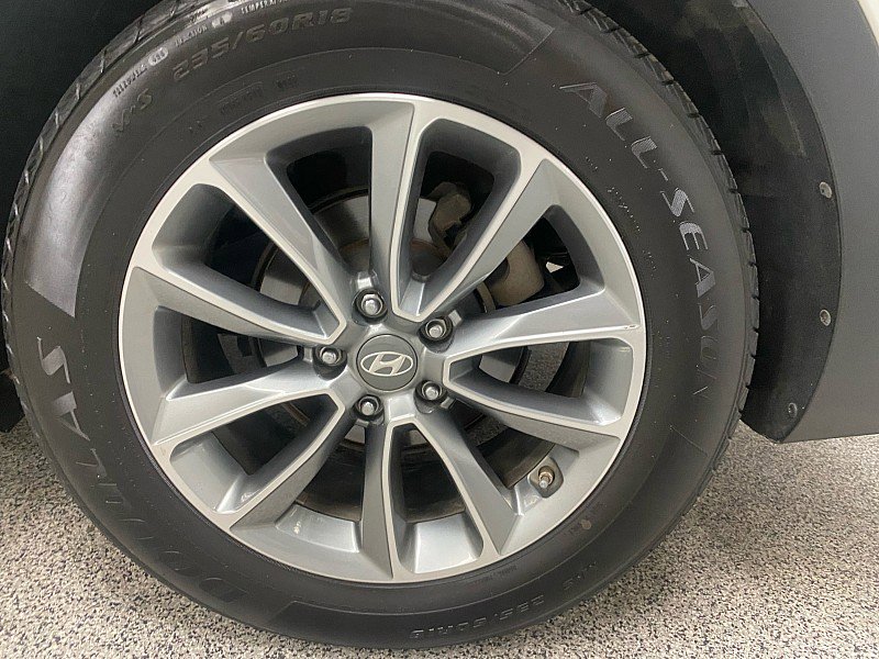 Used 2017 Hyundai Santa Fe SE image 24
