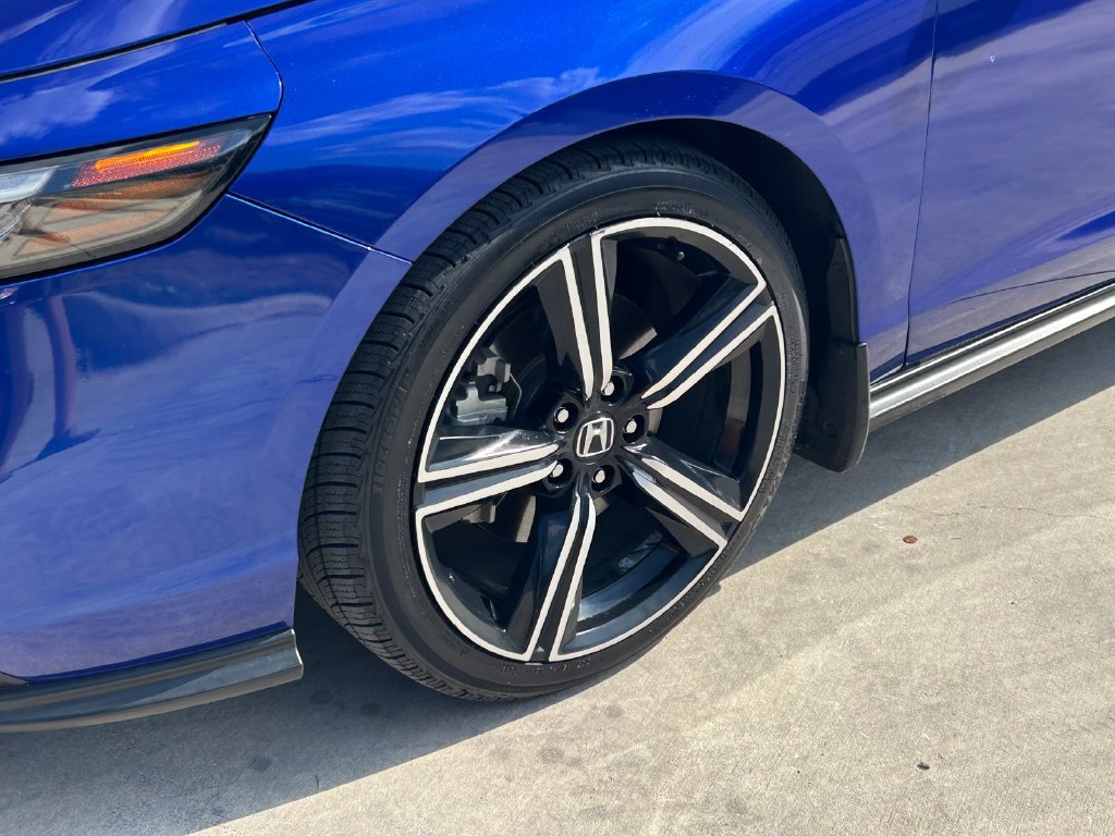 Used 2023 Honda Accord Sport image 9