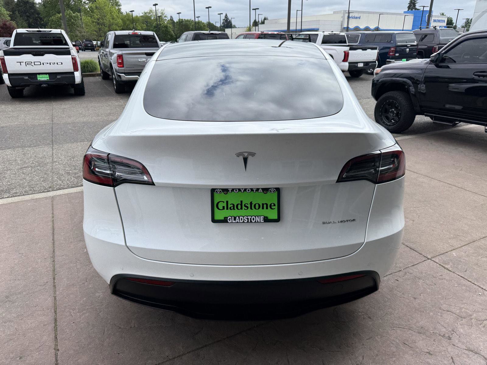Used 2022 Tesla Model Y Long Range AWD/4WD image 21