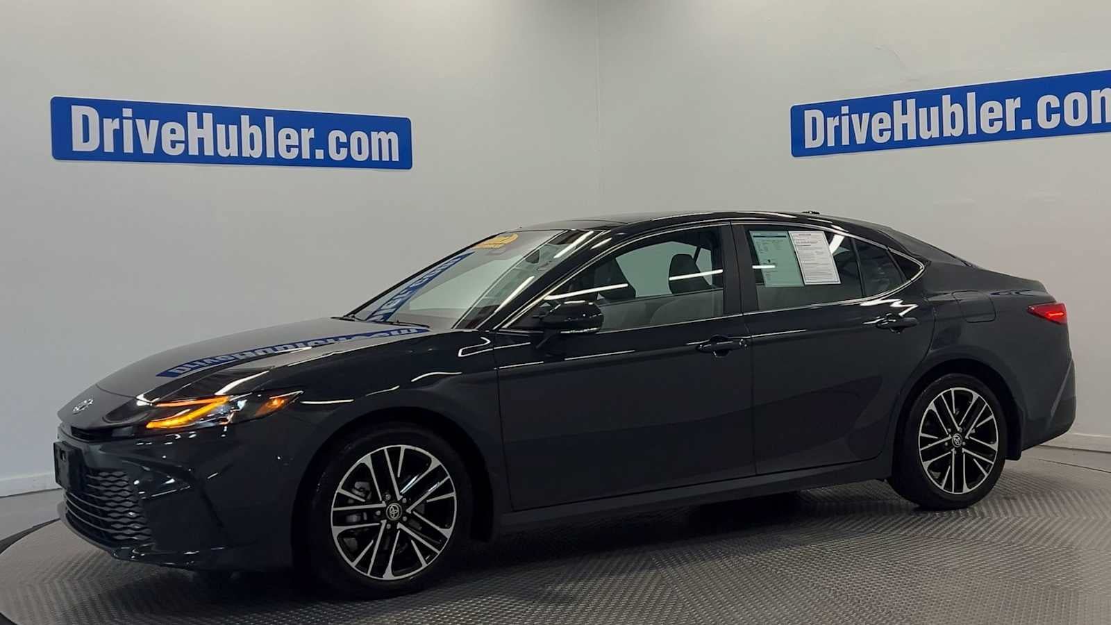 Used 2025 Toyota Camry XLE w/ Premium Plus Package AWD/4WD image 4