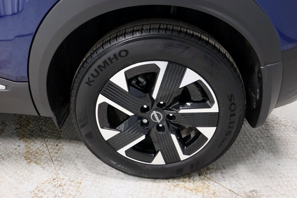 Certified 2025 Nissan Kicks SV w/ SV Premium Package image 19