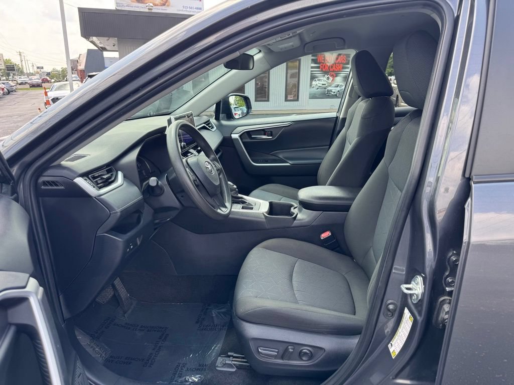 Used 2024 Toyota RAV4 XLE AWD/4WD image 10