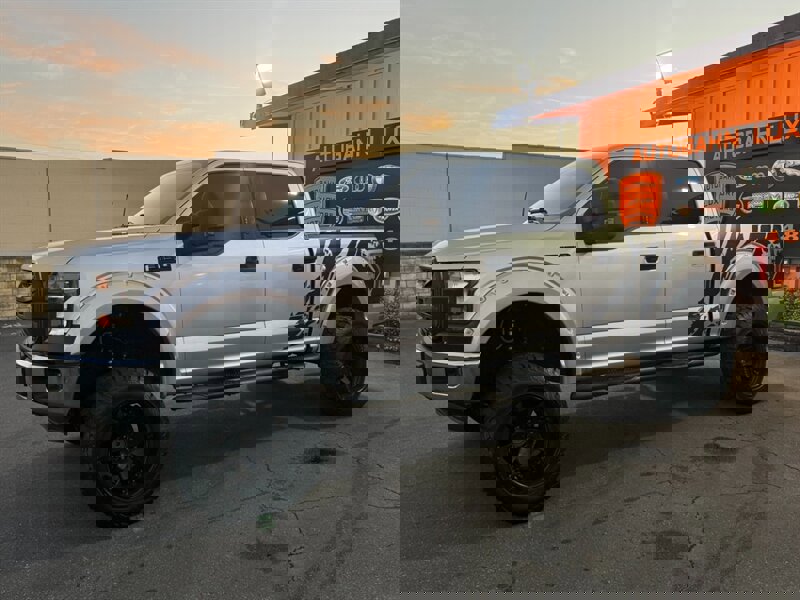 Used 2015 Ford F150 XLT image 7